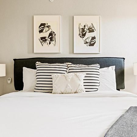 Stylish City Retreat - King Beds - Walk To Sloans Lake Денвер Экстерьер фото