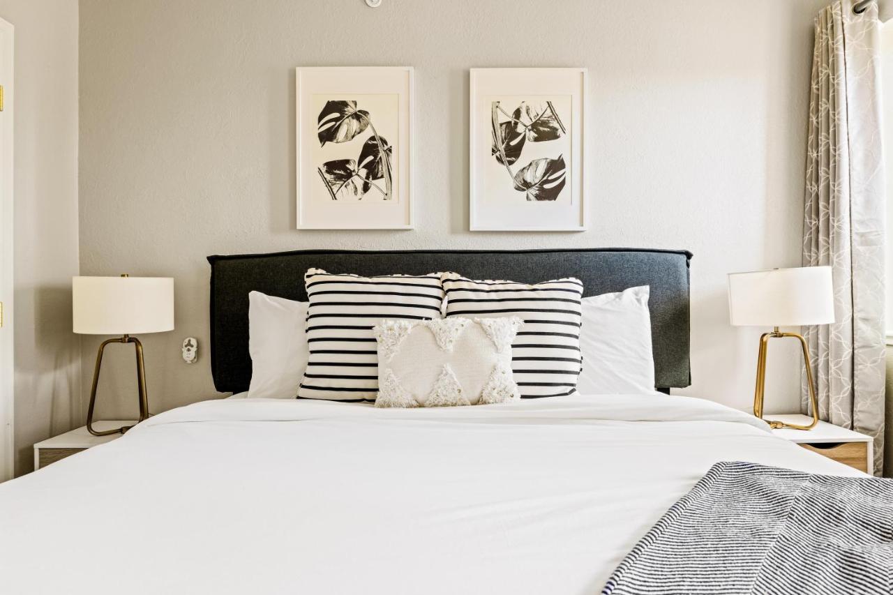 Stylish City Retreat - King Beds - Walk To Sloans Lake Денвер Экстерьер фото