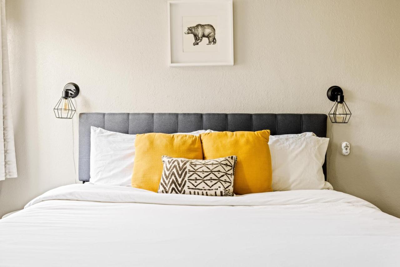 Stylish City Retreat - King Beds - Walk To Sloans Lake Денвер Экстерьер фото