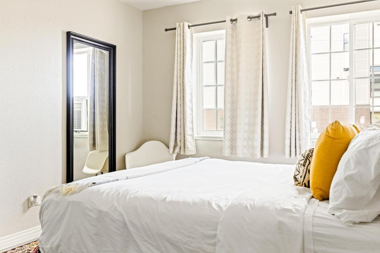 Stylish City Retreat - King Beds - Walk To Sloans Lake Денвер Экстерьер фото